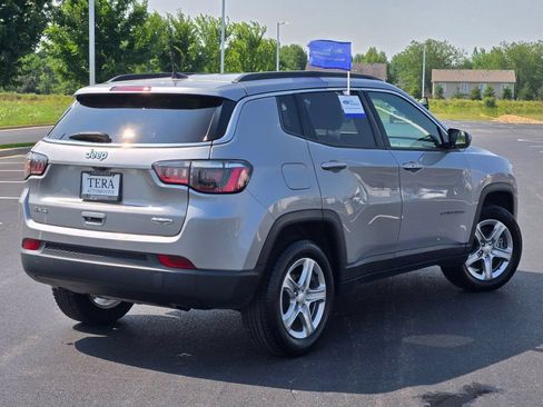 Used 2024 Jeep Compass Latitude AWD/4WD image 11