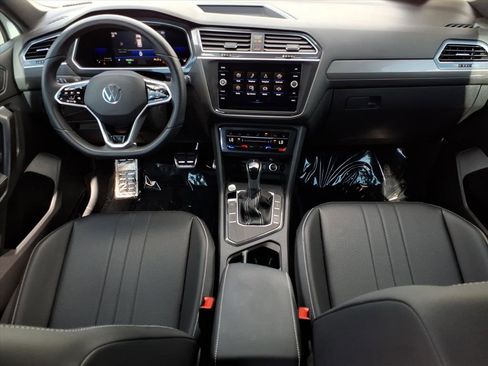 Certified 2022 Volkswagen Tiguan SE R-Line image 25