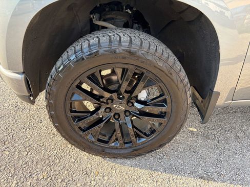 Used 2021 Chevrolet Silverado 1500 Custom AWD/4WD image 9