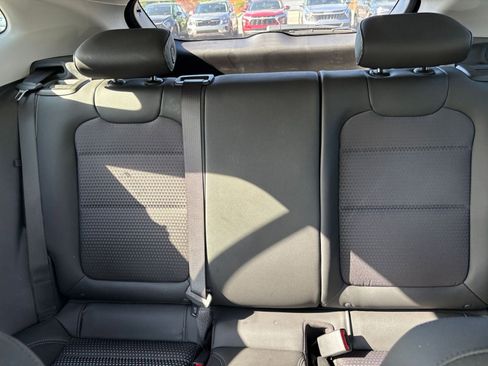 Used 2025 Chevrolet Trax LT image 37