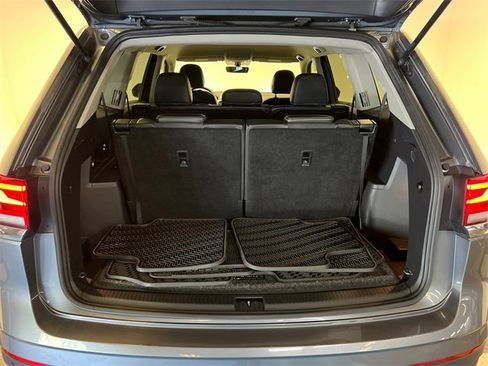 Certified 2022 Volkswagen Atlas SE image 5