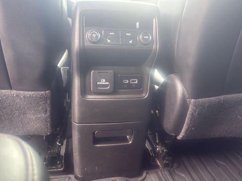 Used 2023 GMC Acadia SLT w/ Elevation Edition AWD/4WD image 15