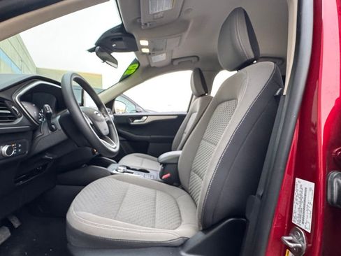 Used 2020 Ford Escape SE image 19