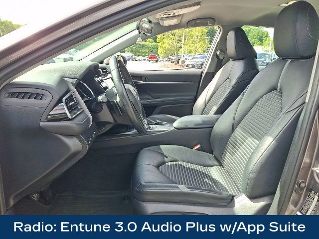 Used 2019 Toyota Camry SE FWD image 2