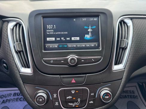 Used 2017 Chevrolet Malibu LT image 32