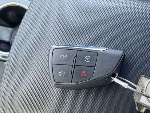 Used 2025 Chevrolet Equinox LT image 24