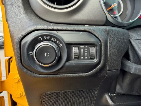 Used 2020 Jeep Wrangler Unlimited Sport S AWD/4WD image 16