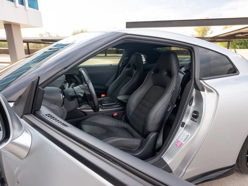 Used 2024 Nissan GT-R Premium w/ Floor Mat Package AWD/4WD image 30