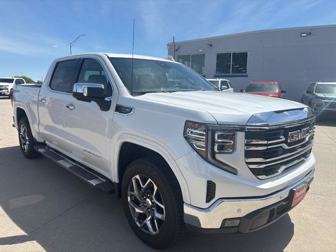 Used 2025 GMC Sierra 1500 SLT w/ SLT Premium Plus Package AWD/4WD image 10