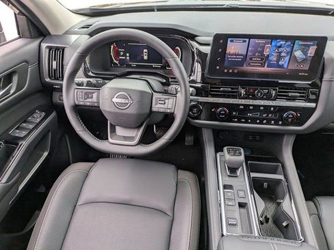 New 2026 Nissan Pathfinder SL FWD image 18