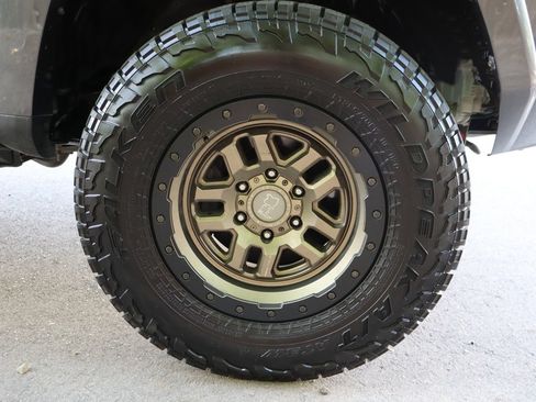 Used 2017 Toyota 4Runner SR5 AWD/4WD image 44