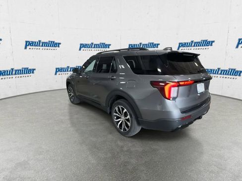 Used 2025 Ford Explorer ST-Line AWD/4WD image 8