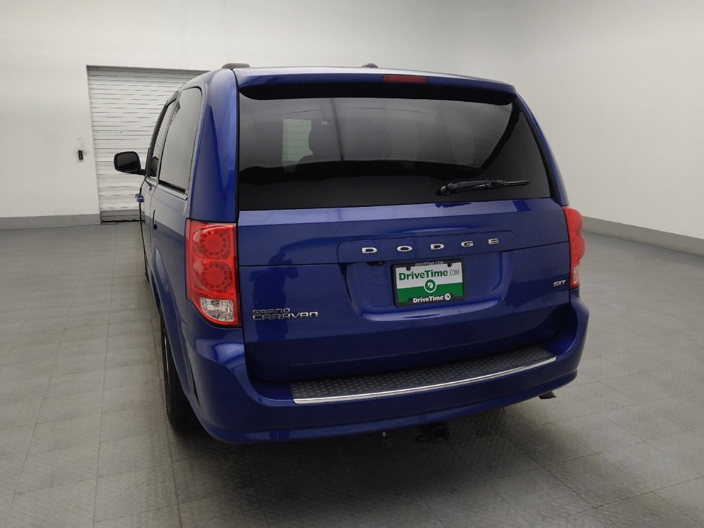 Used 2020 Dodge Grand Caravan SXT w/ Driver Convenience Group FWD image 6