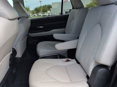 Certified 2025 Toyota Grand Highlander AWD Hybrid image 14