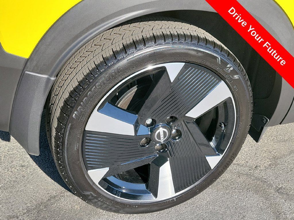 Used 2025 Nissan Kicks SR AWD/4WD image 30