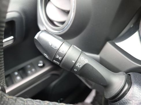 Used 2018 Toyota Tacoma TRD Sport image 59