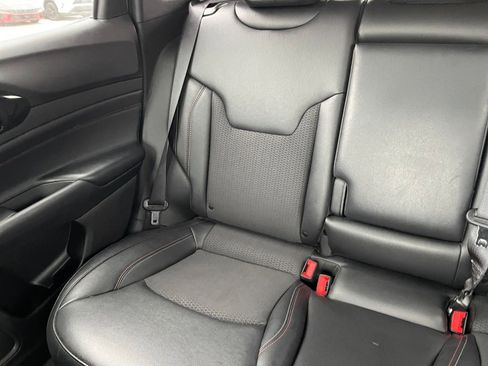 Used 2025 Jeep Compass Trailhawk image 39