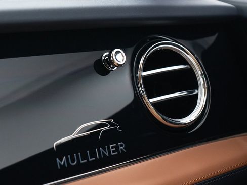 Certified 2025 Bentley Bentayga Extended Wheelbase image 43