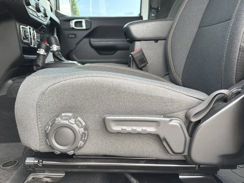 Used 2025 Jeep Wrangler Unlimited Sport AWD/4WD image 17