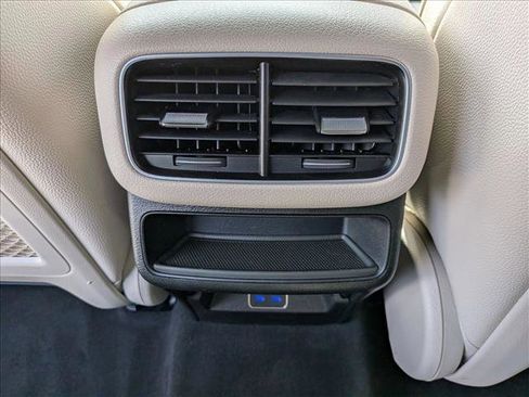 Used 2025 Mercedes-Benz GLE 350 4MATIC image 18