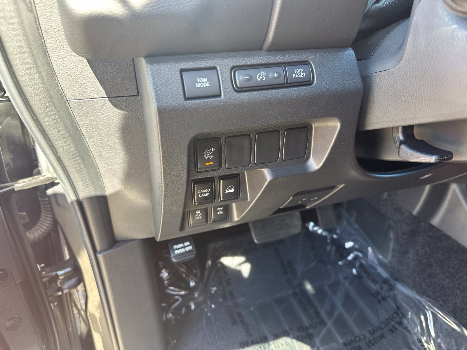 Used 2025 Nissan Frontier PRO-4X AWD/4WD image 16