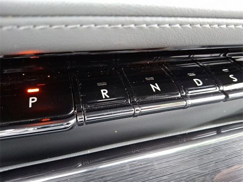 Certified 2022 Lincoln Nautilus Reserve image 17