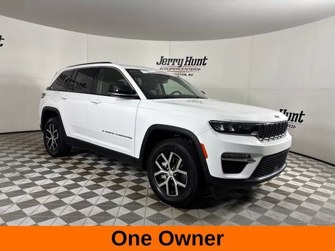 Used 2023 Jeep Grand Cherokee Limited AWD/4WD image 4