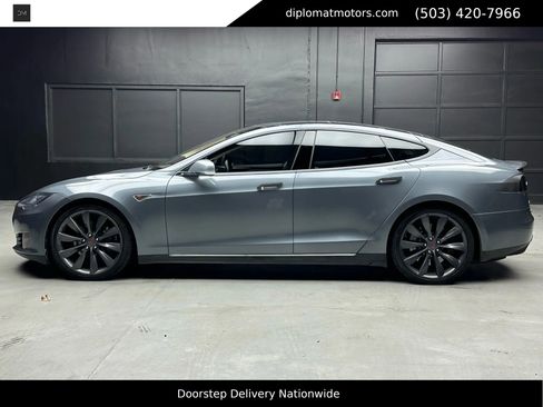 Used 2013 Tesla Model S Performance image 3