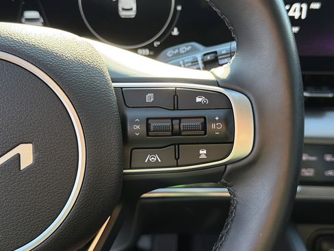 Used 2025 Kia Sportage SX image 27