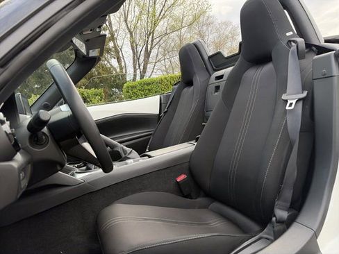 Used 2022 MAZDA MX-5 Miata Club image 17