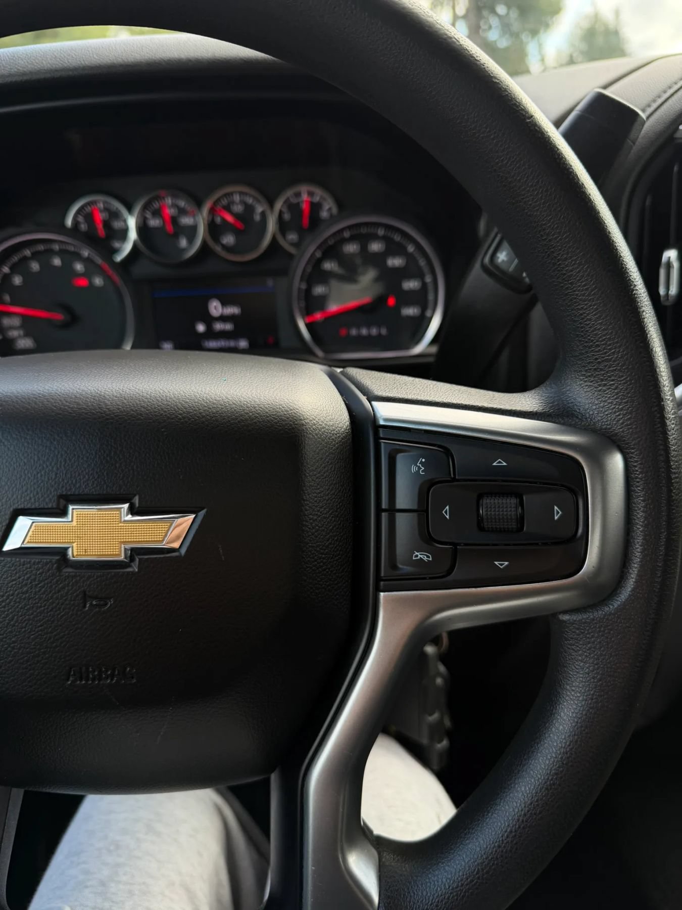 Used 2020 Chevrolet Silverado 1500 LT w/ Bed Protection Package AWD/4WD image 29