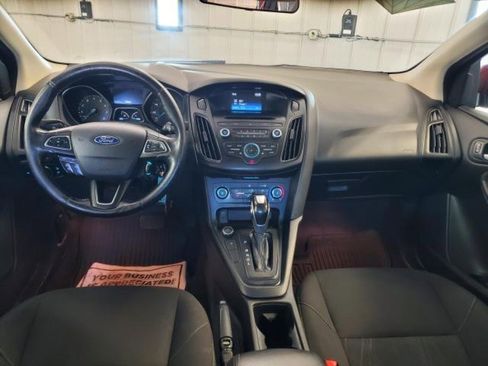 Used 2016 Ford Focus SE w/ SE Winter Package FWD image 10