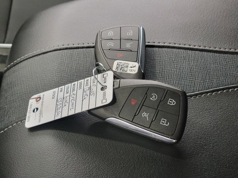 Certified 2025 Buick Enclave Preferred image 32