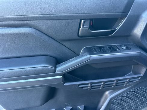 Used 2025 Toyota Tacoma SR5 image 10