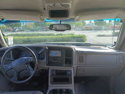 Used 2006 Chevrolet Silverado 3500 LT w/ Heavy-Duty Power Package image 13