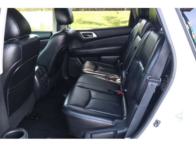 Used 2015 Nissan Pathfinder SL w/ Trailer Tow Package FWD image 7