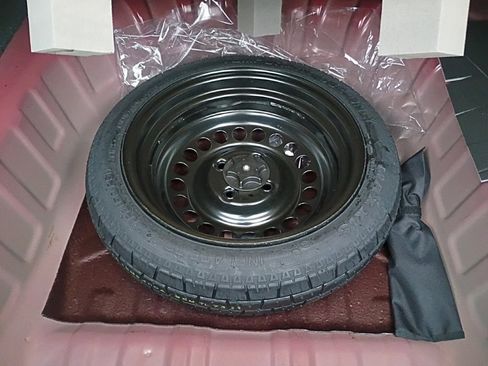 New 2025 Nissan Versa SV w/ Trunk Package image 7