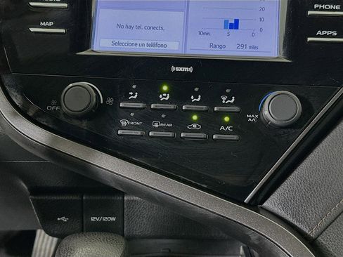 Used 2020 Toyota Camry LE image 22