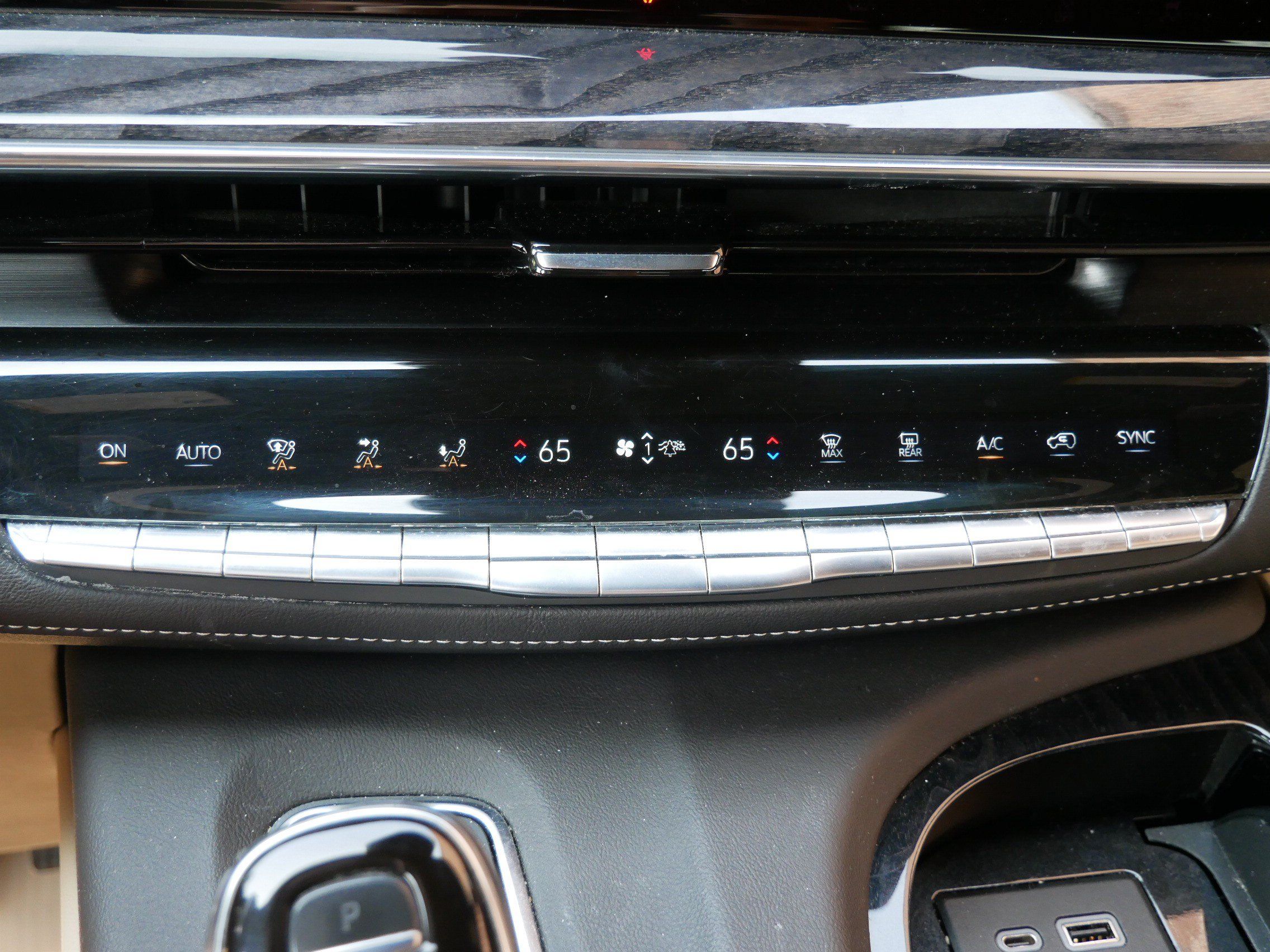 Used 2021 Cadillac Escalade Premium Luxury w/ Driver Assist Tech Package AWD/4WD image 19
