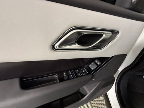 Used 2026 Land Rover Range Rover Velar Dynamic SE image 23