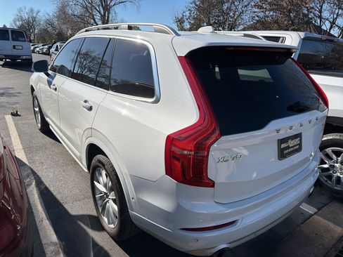 Used 2018 Volvo XC90 T5 Momentum w/ Convenience Package image 9