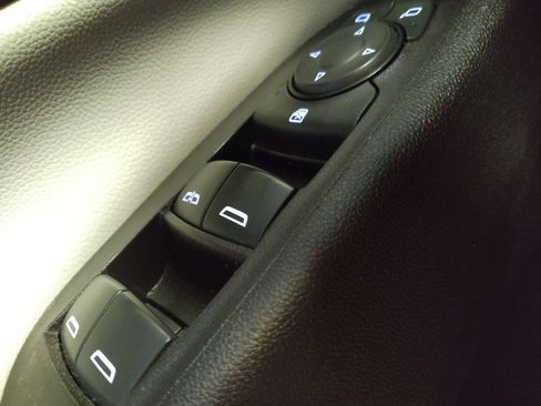 Used 2021 Chevrolet Equinox LS w/ LS Convenience Package image 27