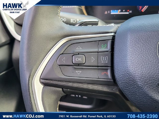Certified 2025 Jeep Grand Cherokee Altitude AWD/4WD image 15