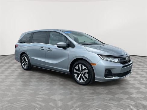 Certified 2026 Honda Odyssey EX-L image 1