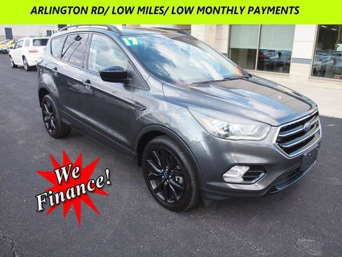 Used 2017 Ford Escape SE w/ Equipment Group 201A AWD/4WD image 1