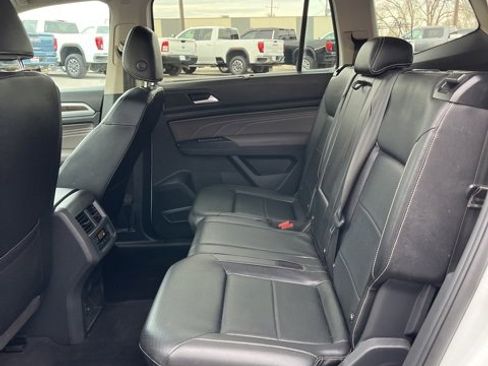 Used 2021 Volkswagen Atlas SE image 32