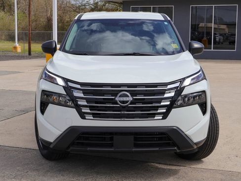 Certified 2025 Nissan Rogue S image 22