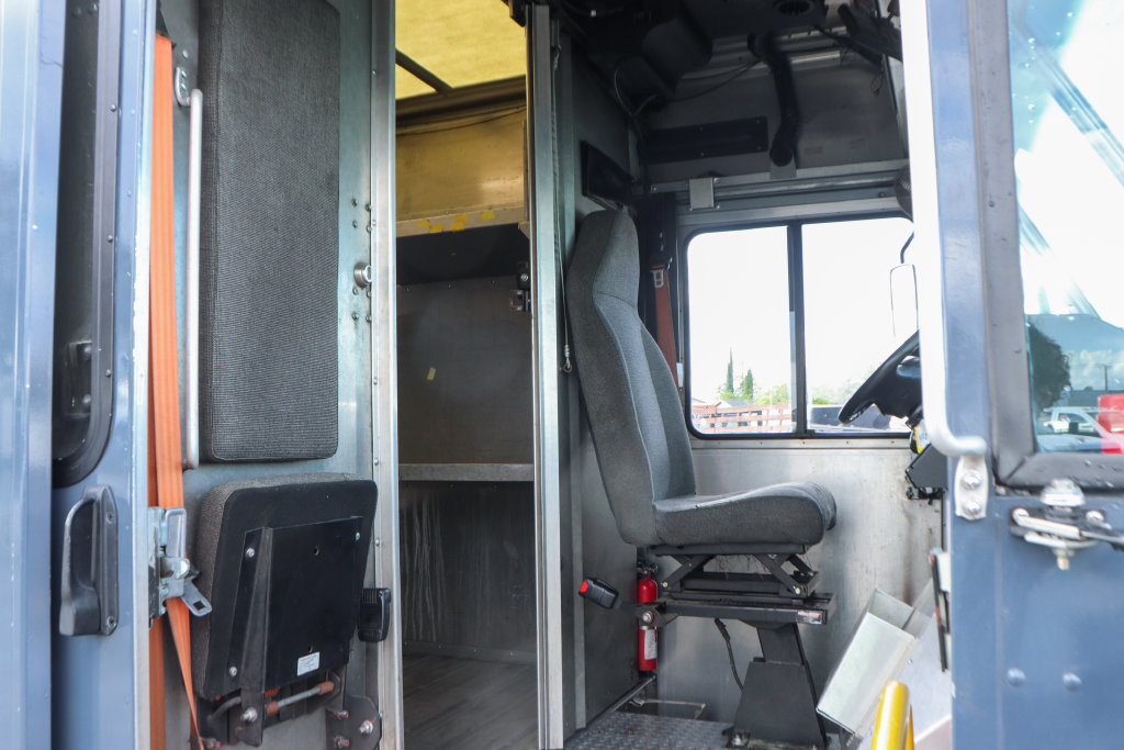 Used 2019 Ford E-450 and Econoline 450 Super Duty RWD image 29