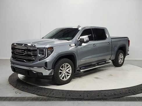 Used 2024 GMC Sierra 1500 SLT AWD/4WD image 3