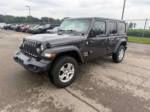 Used 2019 Jeep Wrangler Unlimited Sport S AWD/4WD image 2